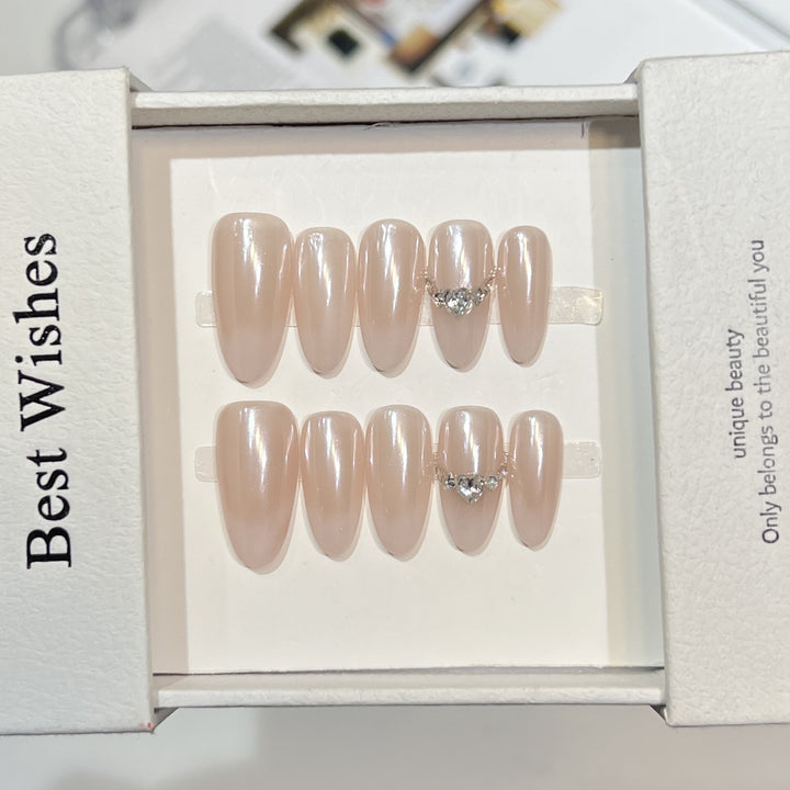 Elegantes dekoratives Press-On-Nagelset mit Strass-Akzenten Karnz