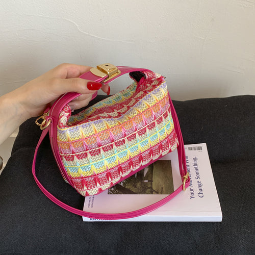 Texturierte handgewebte Mini-Crossbody-Tasche Karnz