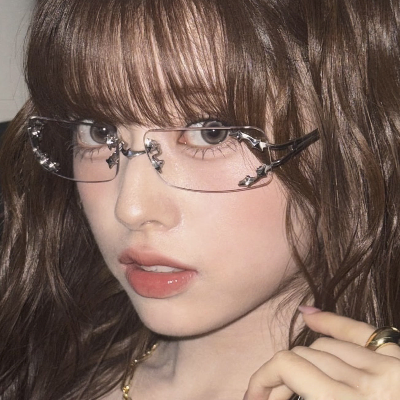 Damen modische Sonnenbrille mit filigranem Metallrahmen und transparenten Gläsern Karnz