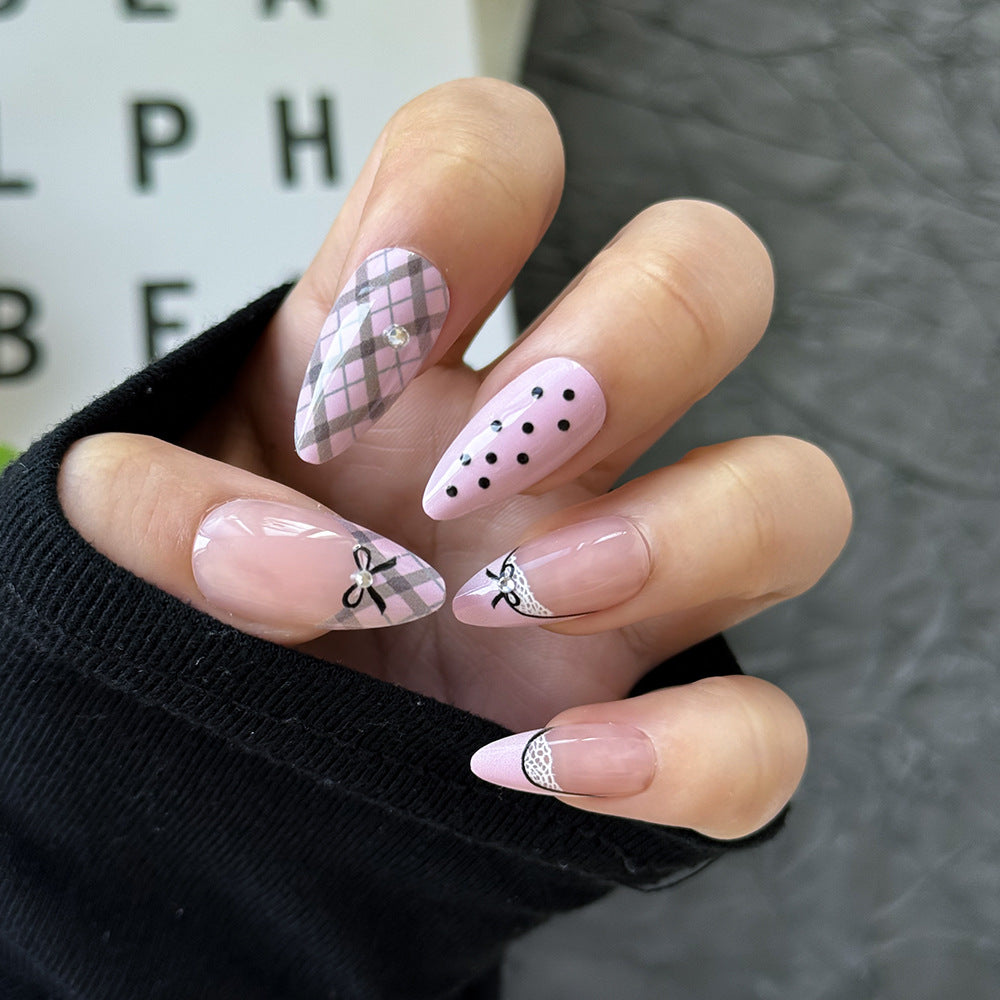Elegantes von der Vintage inspirierte Press-On-Nägel Set Karnz