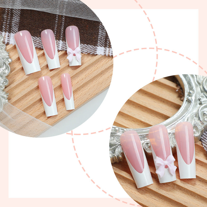Charmantes dekoratives Press-On-Nagelset Karnz