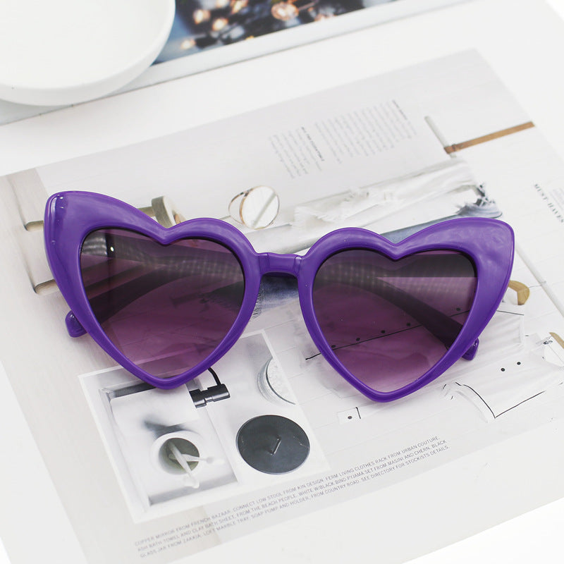 Damen Herzförmige Sonnenbrille mit glitzerndem Rahmen Karnz