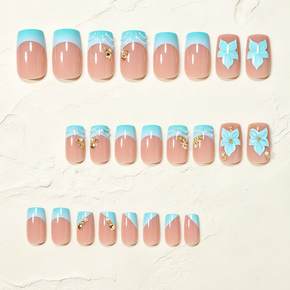 Künstlerische florale Acryl-Nagelkunst-Tipps Karnz