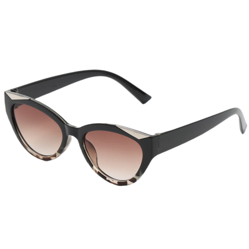Damen elegante Cat-Eye Sonnenbrille mit luxuriösem Details Karnz