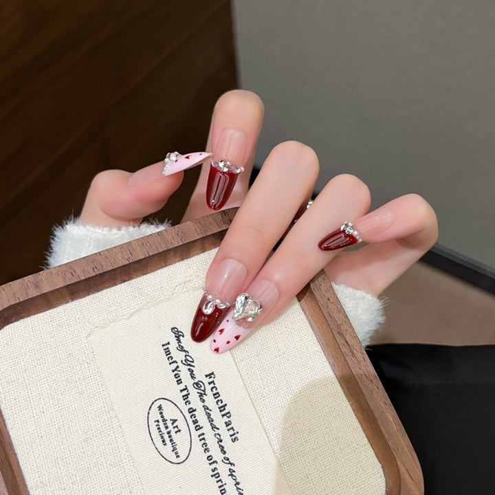 Glamouröse mit Strass besetzte Stiletto Press-On Nägel Karnz