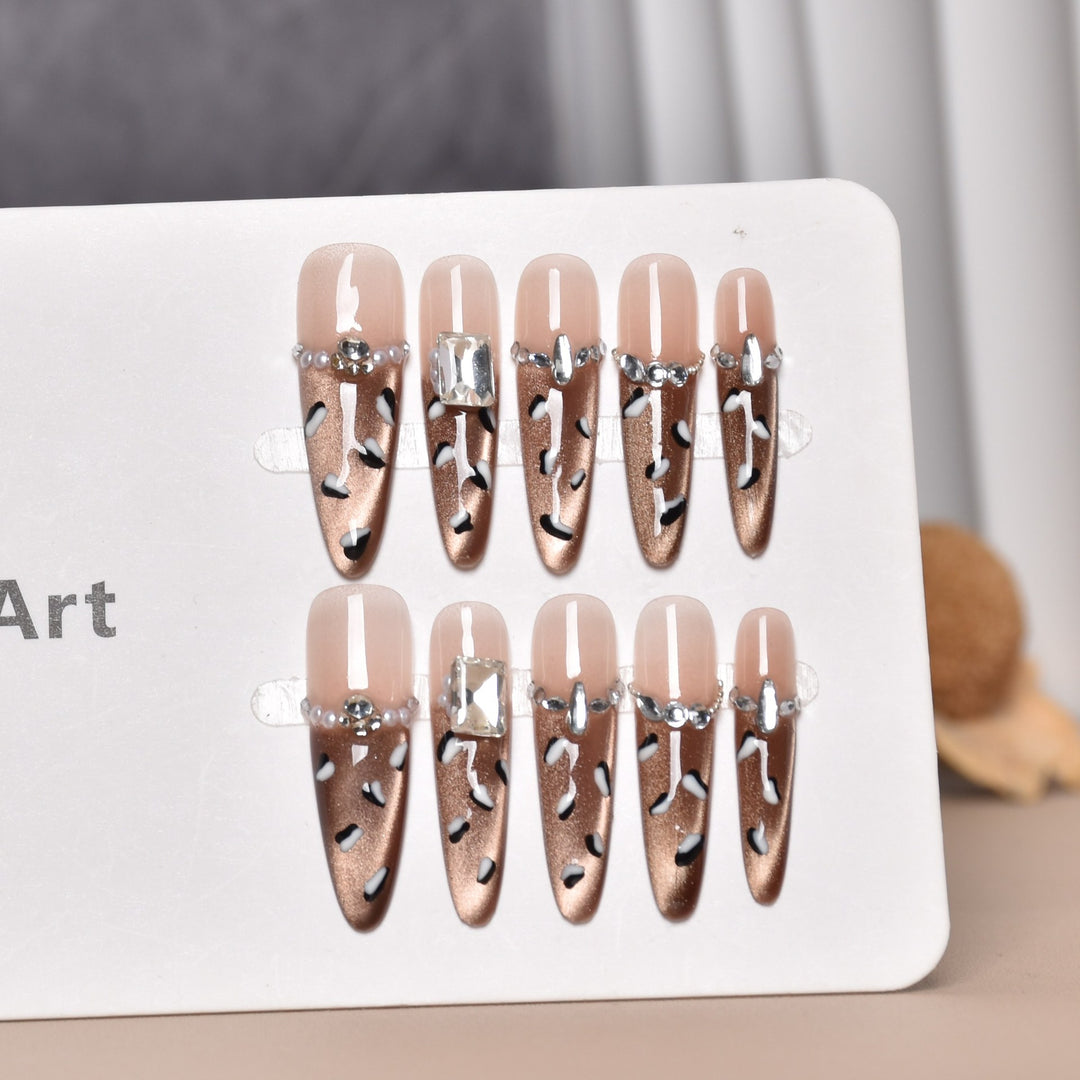 Dekorative Stiletto Press-On Nagelverlängerungen Karnz