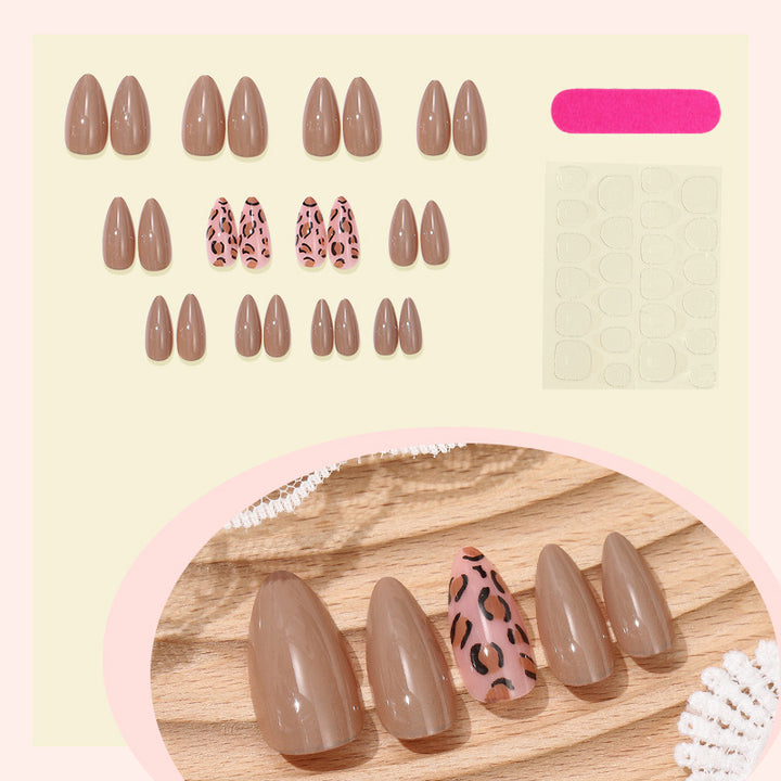 Dekorativer Ombre Stiletto Press-On Nagelset Karnz