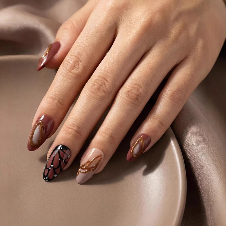 Künstlerische Texturierte Press-On Nageldesigns Karnz