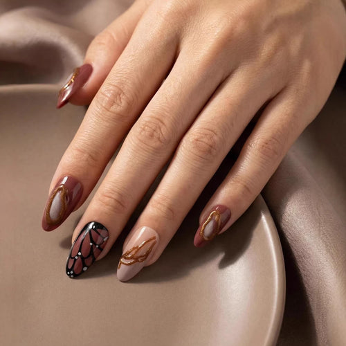 Künstlerische Texturierte Press-On Nageldesigns Karnz