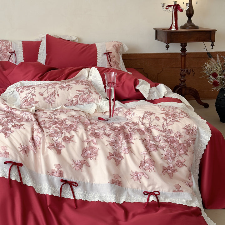 Romantisches Baumwoll-Bettwäsche-Set mit floraler Stickerei, Spitzenbordüre und Zierschleifen