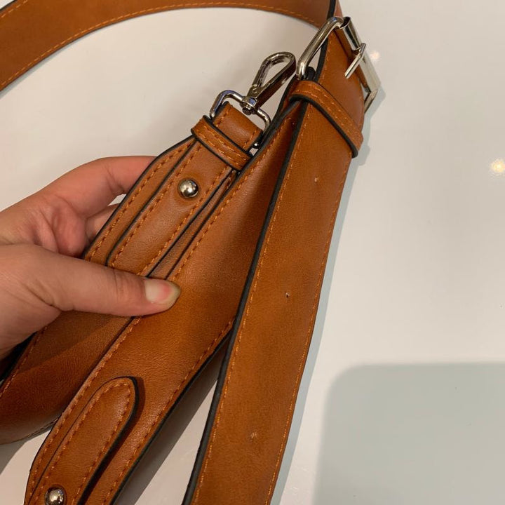 Geräumige Reisetasche mit Praktischen Tragegriffen und Verstellbarem Schultergurt Karnz