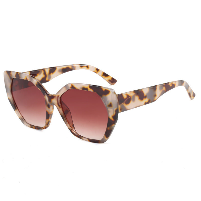 Damen oversized Sonnenbrille mit robustem, facettiertem Rahmen Karnz
