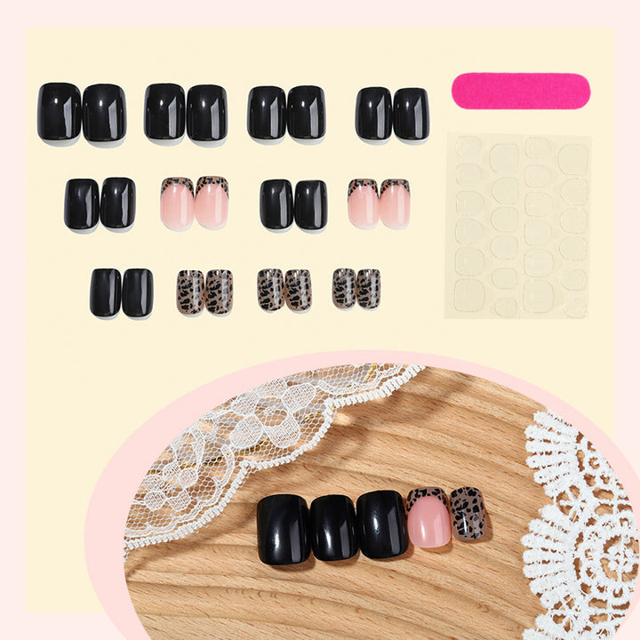 Stilvolles Press-On Nail Art Set Karnz