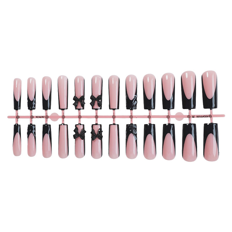 Kreatives Kunstnagelset mit eleganten Schleifen- und Ombre-Effekten Karnz