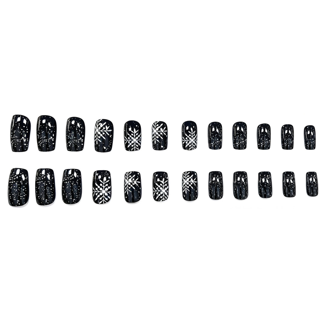 Festliche Schneeflocken Nagelkunst Karnz