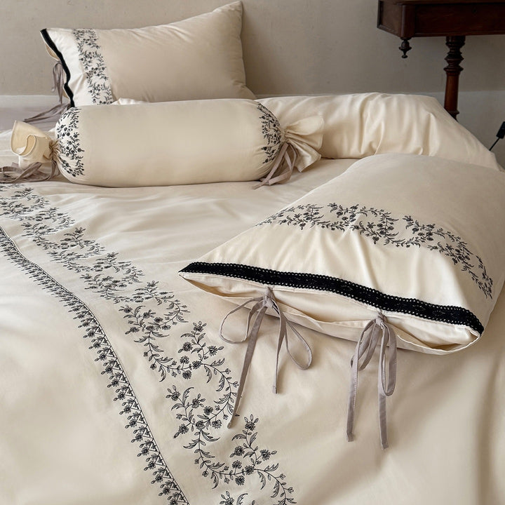 Luxus Bettwäsche-Set mit besticktem Bordürendetail