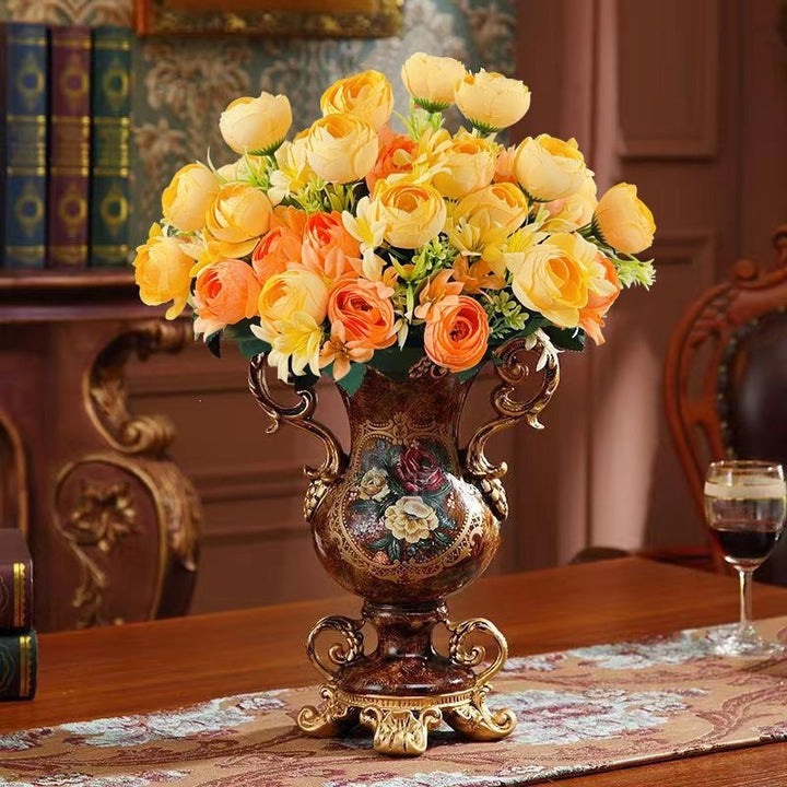 Verschnörkelte Blumenarrangement Vase