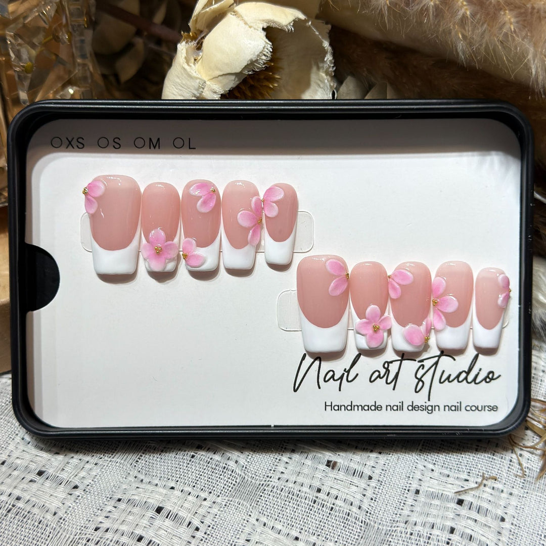 Florale verzierten Press-On Nagel-Set Karnz