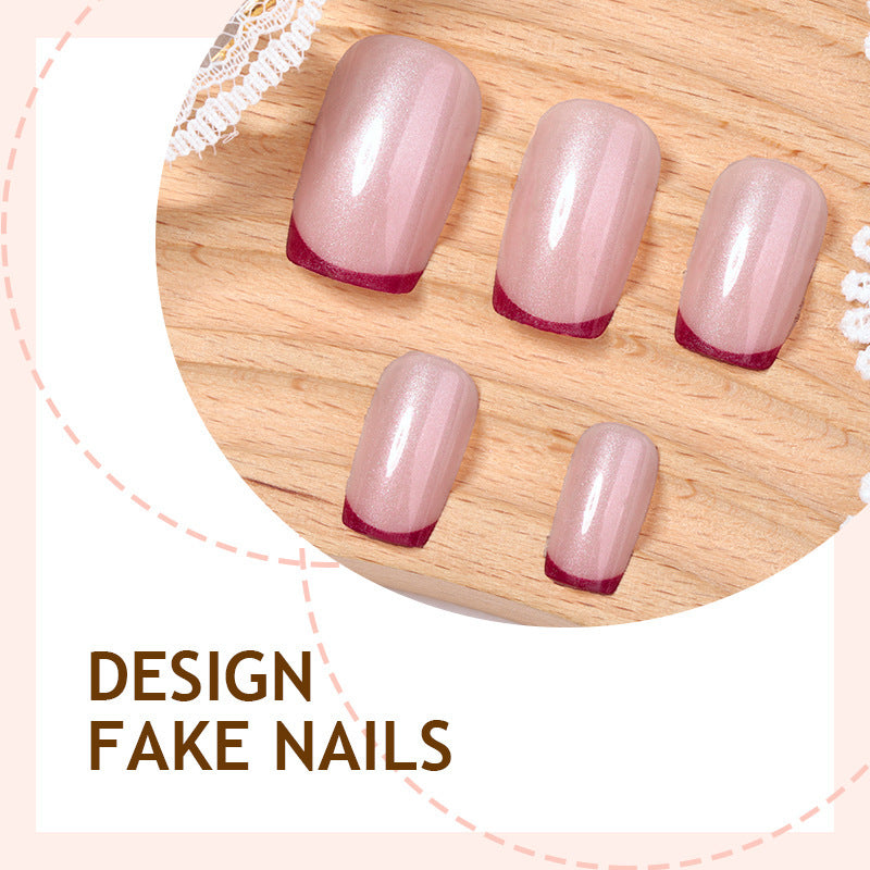 Kunstnagelset mit glamourösem French-Tip-Design Karnz