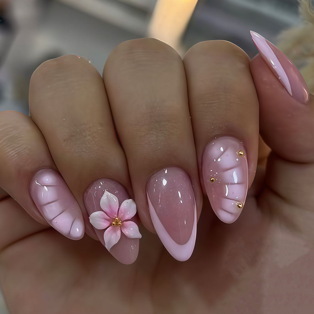 Künstlerische Nagelkunst Karnz