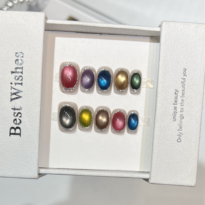 Bunte metallische Press-On Nagelset mit glitzernden Akzenten Karnz