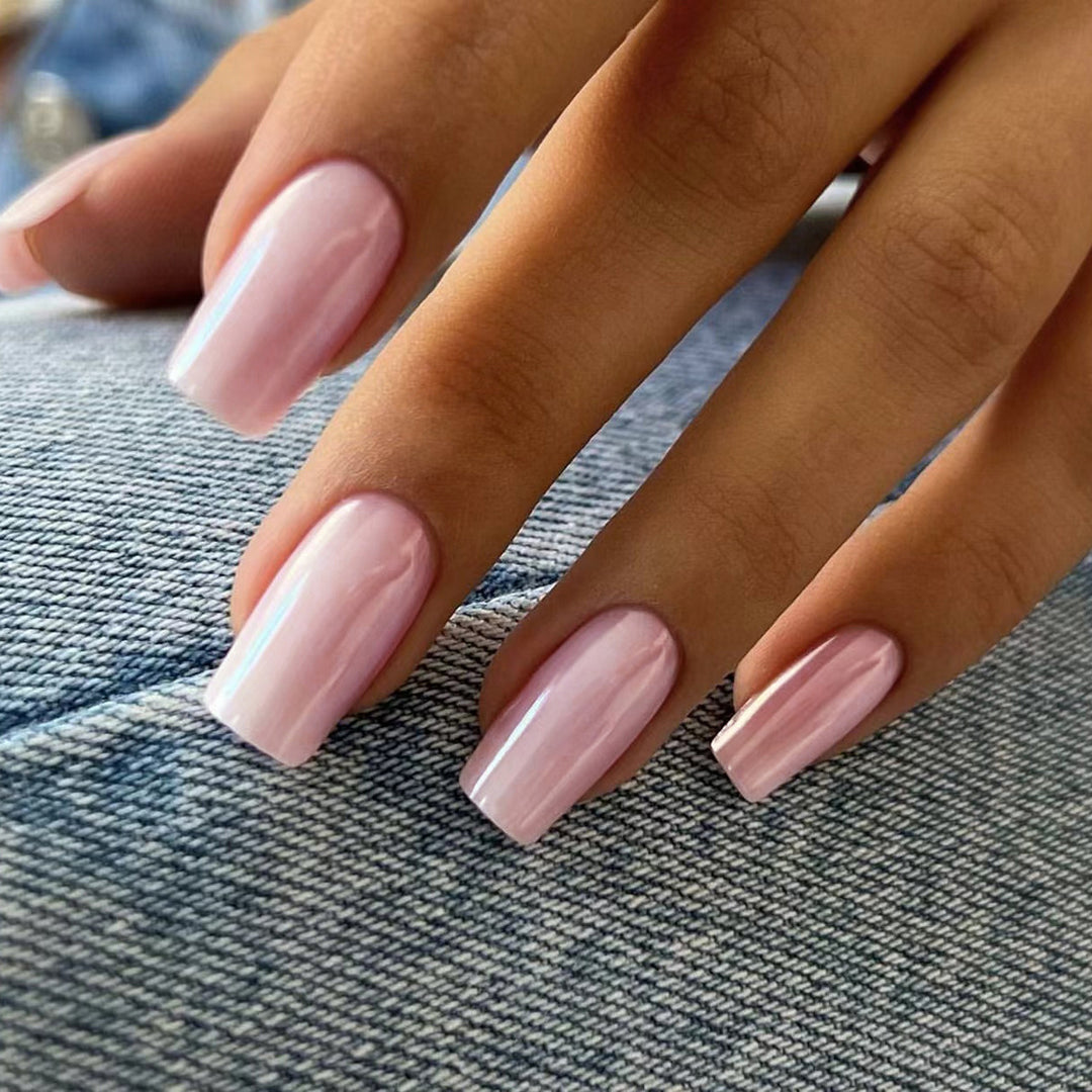 Kunstvolle Nagelkunst mit Hochglanz-Finish Karnz