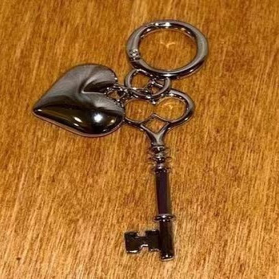 Herzförmiger Schlüsselanhänger Karnz