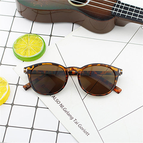 Damen modische runde Sonnenbrille mit elegantem Kunststoffrahmen Karnz