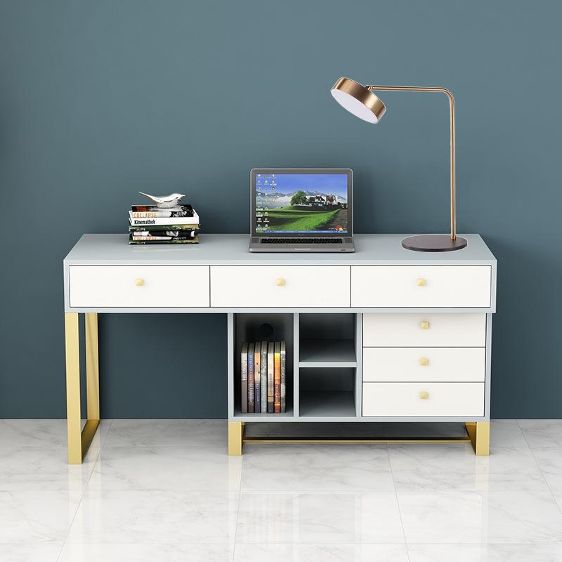 Moderne Minimalistische Schreibtischlampe mit verstellbarem Arm
