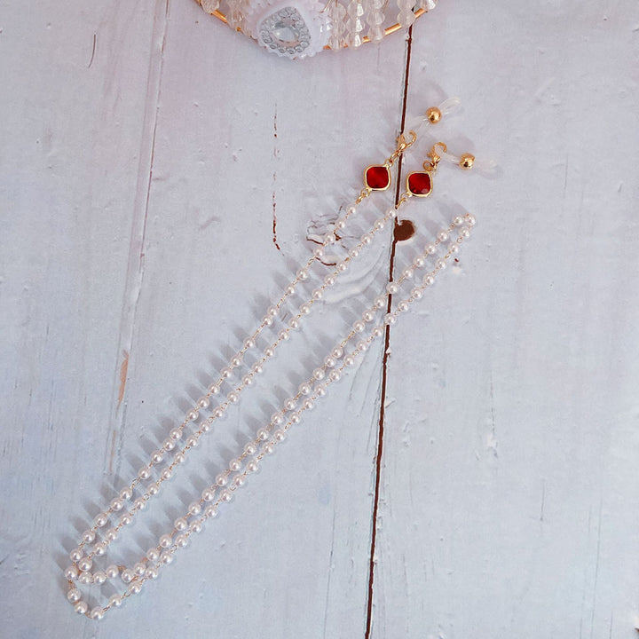 Elegante Perlenkette mit Goldenen Akzenten Karnz