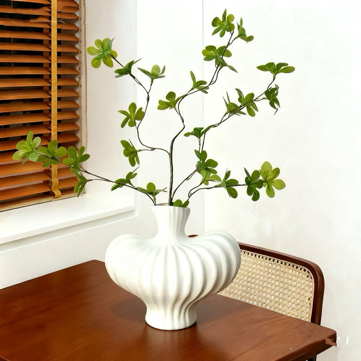 Dekorative skulptierte Vase für die Wohnkultur-Darstellung
