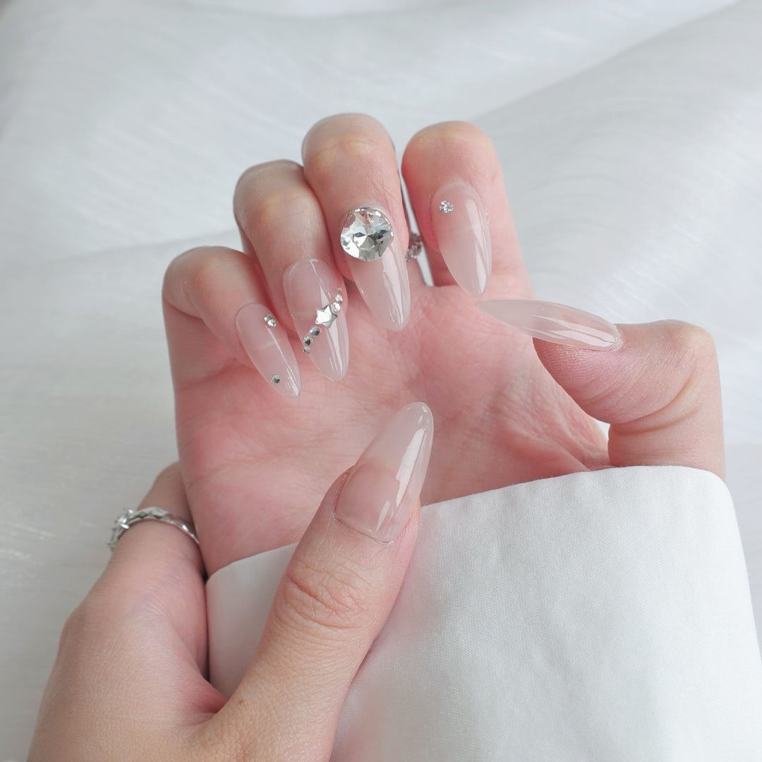 Glamouröses Press-On Nagelkunst Set mit Kristallakzenten