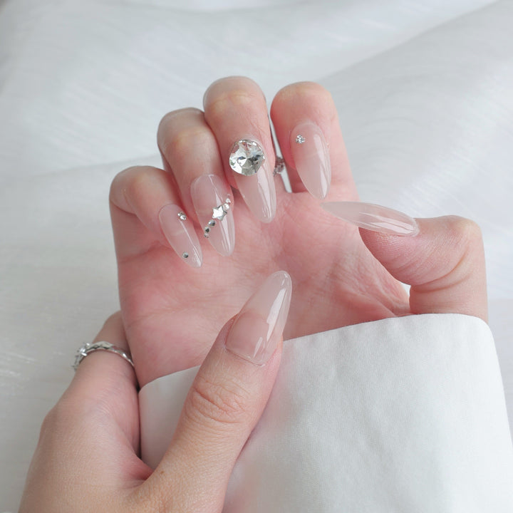 Glamouröses Press-On Nagelkunst Set mit Kristallakzenten