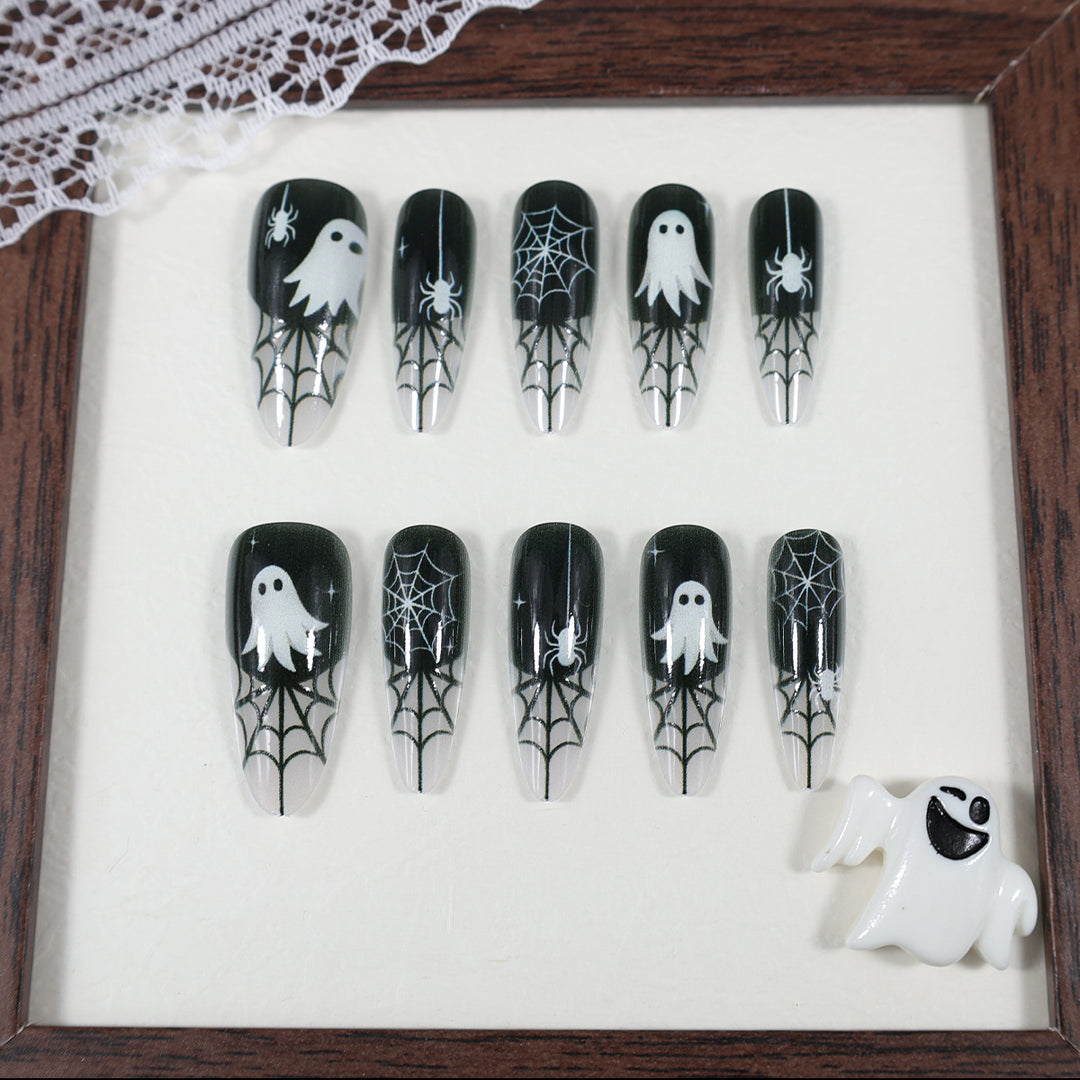 Halloween Kunstnagelset mit Geister- und Spinnennetz-Design Karnz