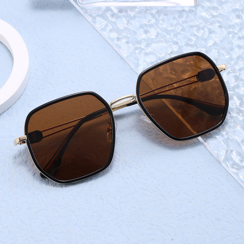 Damen Modische Sonnenbrille mit eckigem Design und stylischem Rahmen Karnz