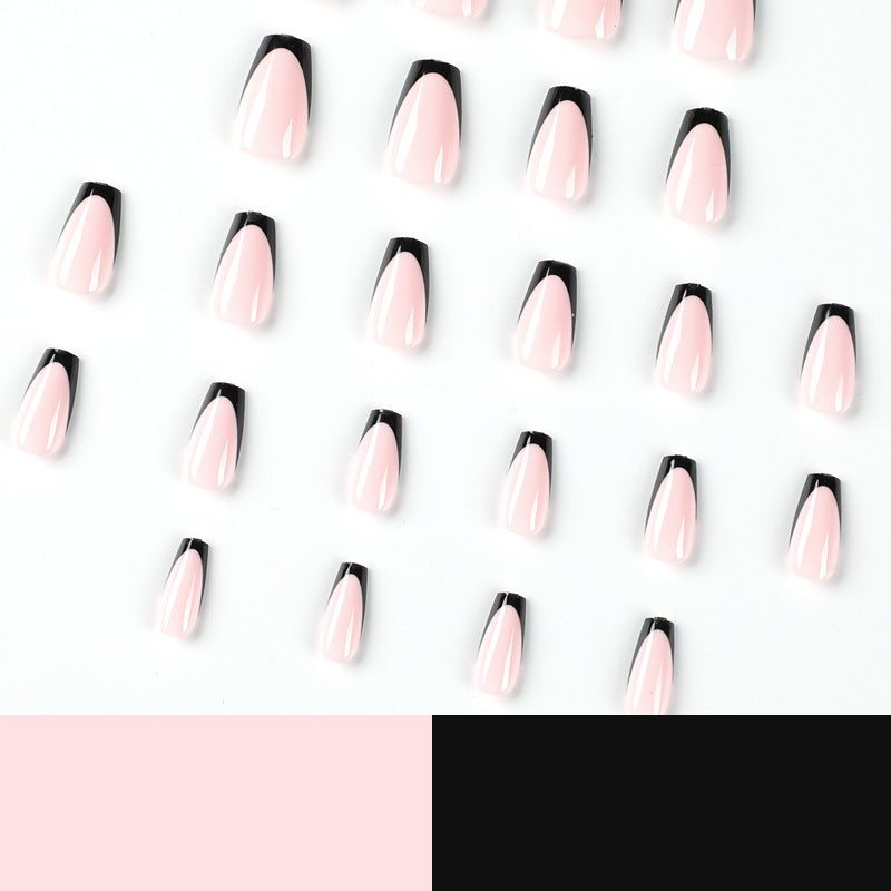 Elegante Stiletto-Nägel mit kontrastierendem French-Tip Karnz