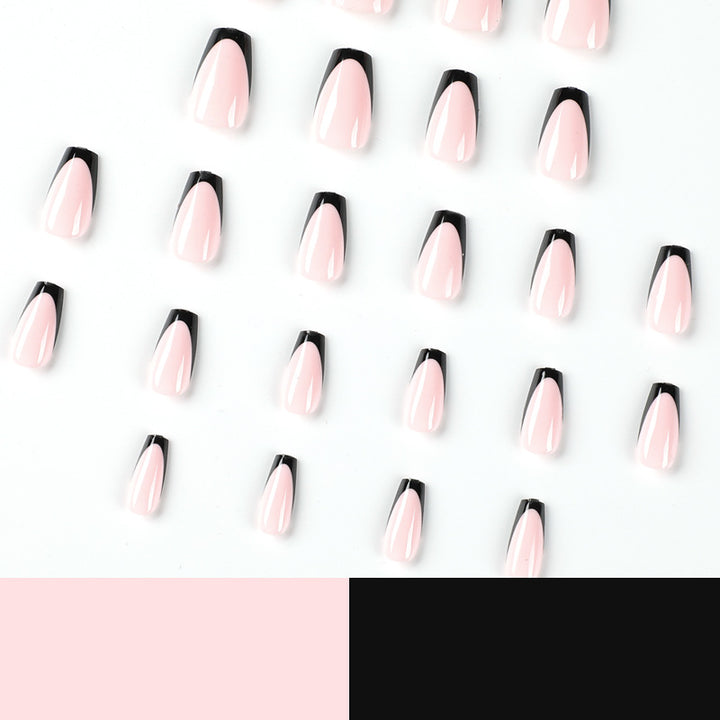 Elegante Stiletto-Nägel mit kontrastierendem French-Tip Karnz