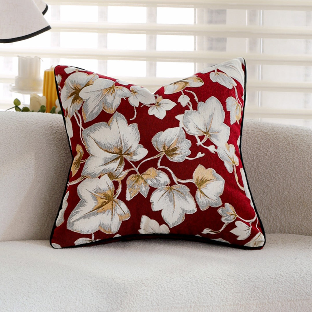 Zierkissen mit eleganter floralem Design