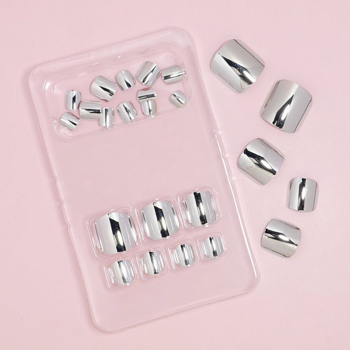 Luxuriöses Press-On Nail Tips Set Karnz