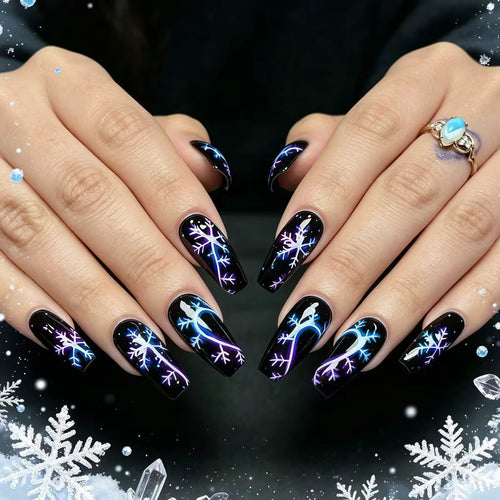 Künstlerisch Schneeflocken-Muster Nagelkunst Karnz
