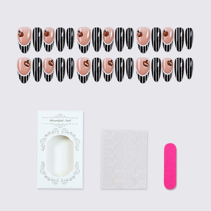 Kunstnagelset mit eleganten Zebra-Designs und kreativen Akzenten Karnz
