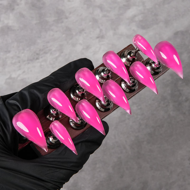 Stiletto-förmige Press-On-Nagel-Set mit glänzender Oberfläche