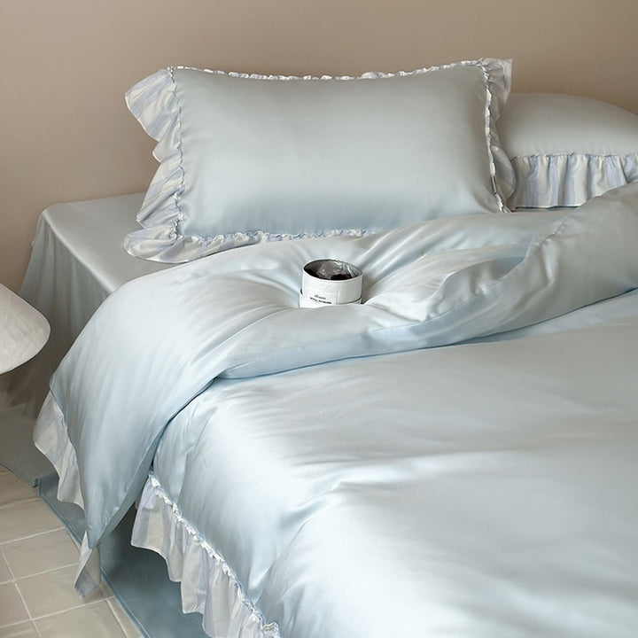 Satin-Bettgarnitur mit seidigem Finish, Volant-Besatz und extra weichem Griff