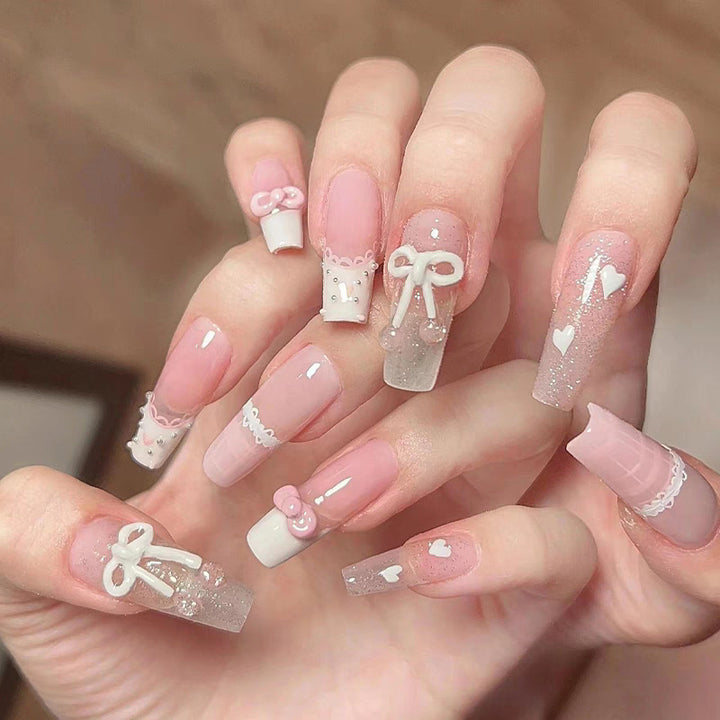 Dekorative Nagelkunst Karnz