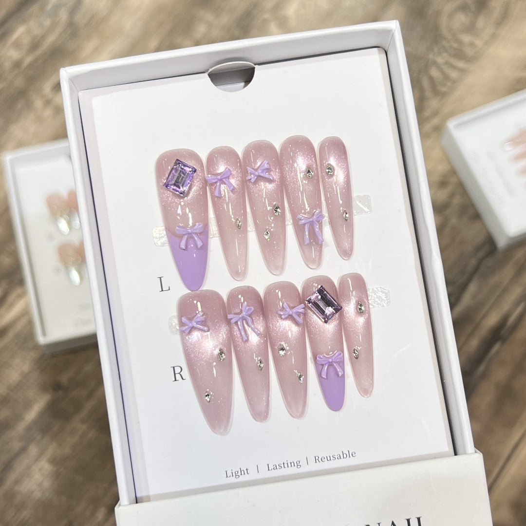 Elegantes handgefertigtes Press-On Nagelkunstset Karnz