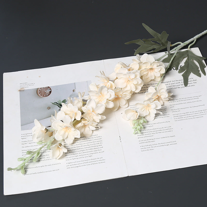 Realistischer künstlicher Blumenstängel