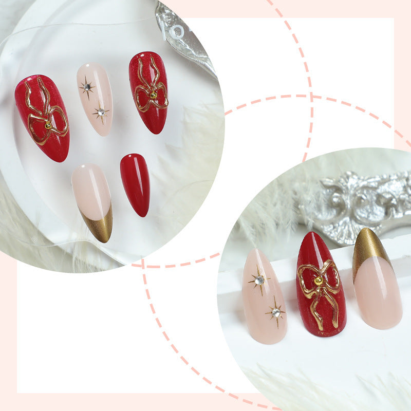 Kreatives Kunstnageldesign mit stilvollen Motiven Karnz