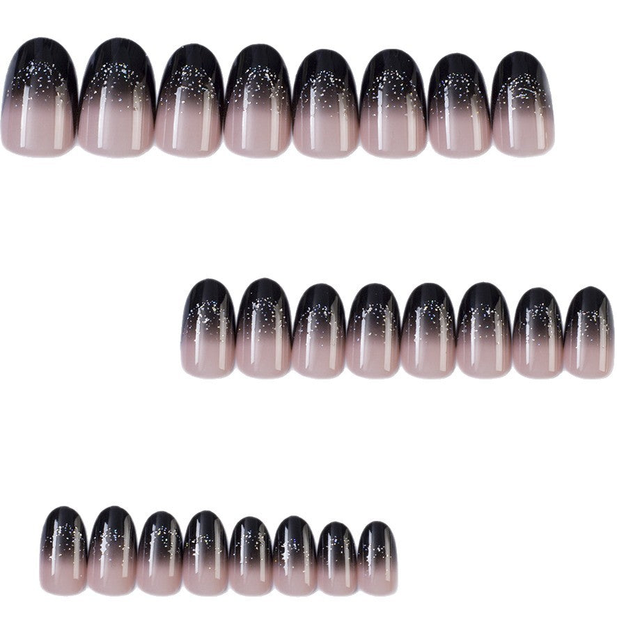 Kunstnägel mit Elegantem Ombre-Design und Glitzernden Akzenten Karnz