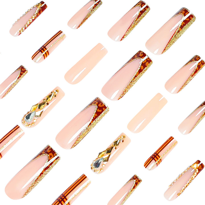 Dekorative Stiletto Nagelkunst Tipps mit Edelsteinen Karnz
