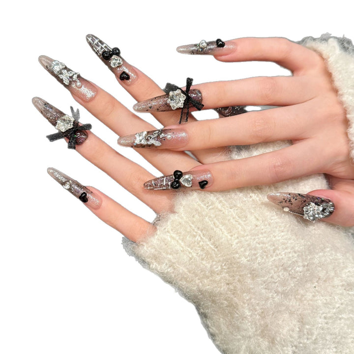 Glamouröse mit Strass veredelte Press-On Nagelset